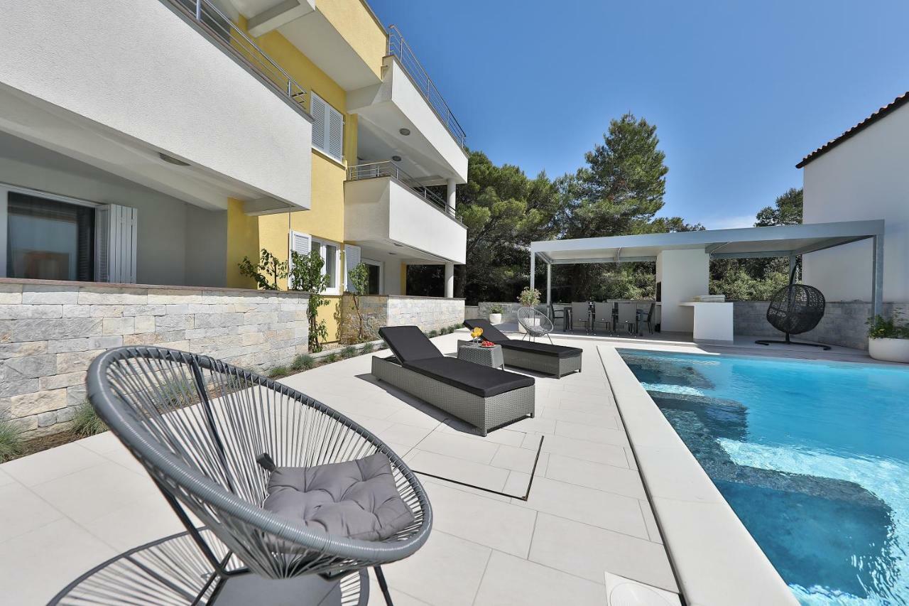 Luxury Villa Nada With Pool Petrcane Exteriér fotografie