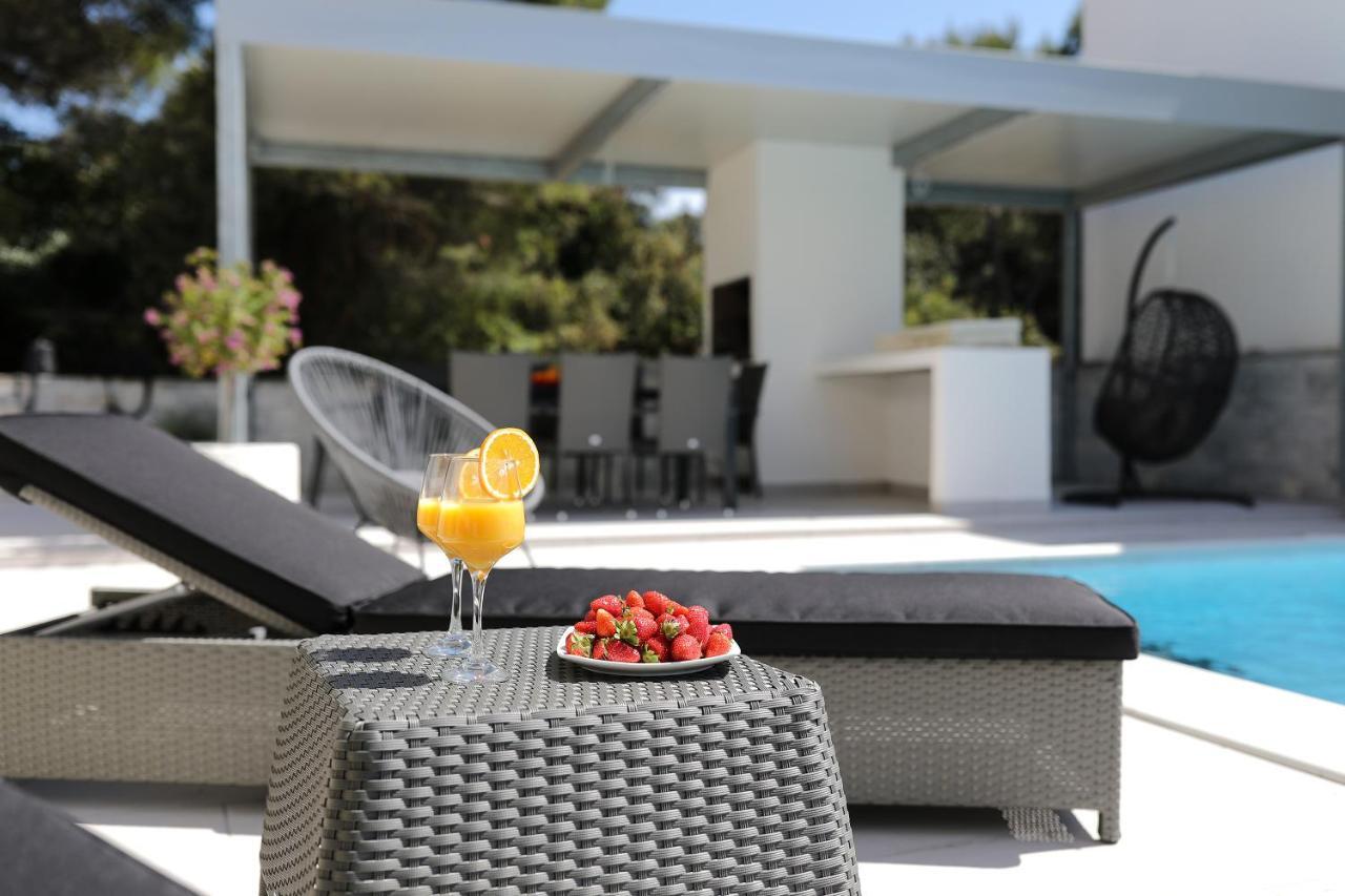 Luxury Villa Nada With Pool Petrcane Exteriér fotografie